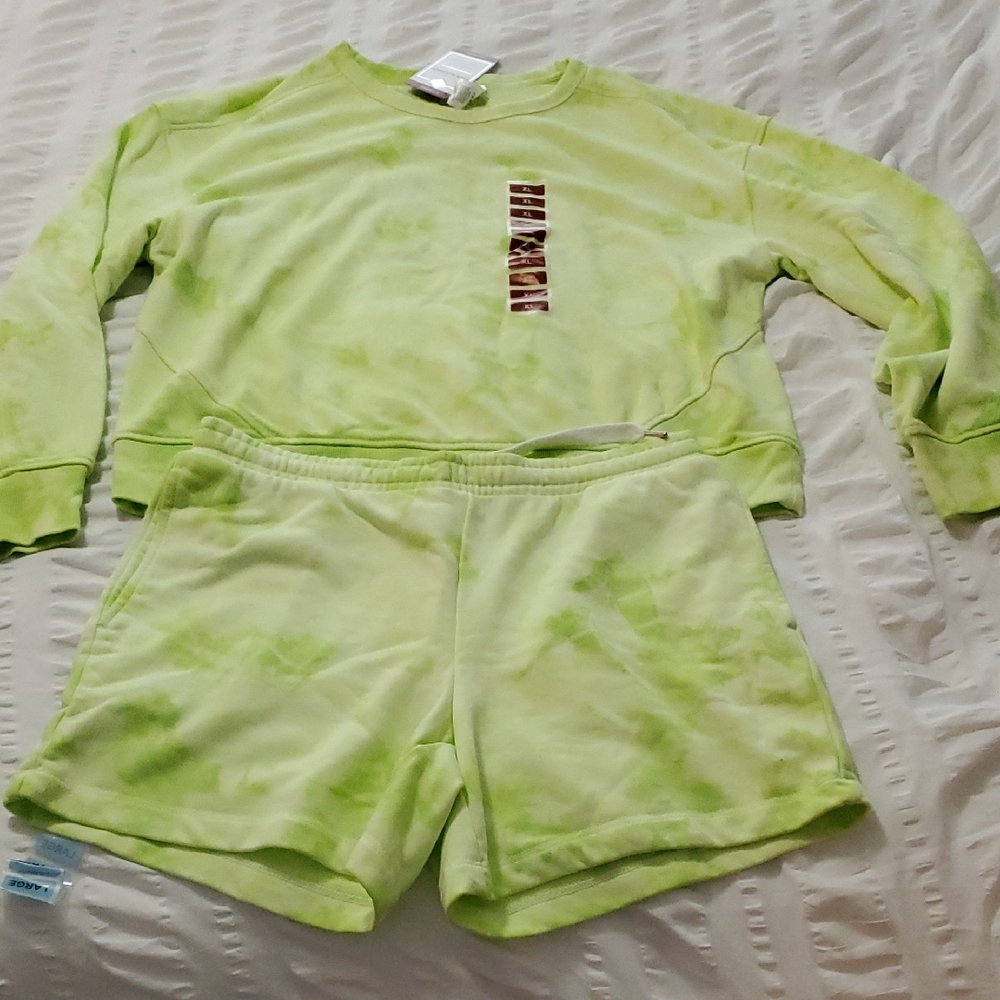 NWT Lime Green Tie-Dye Sweatshirt (XL) and Shorts (Large) SET